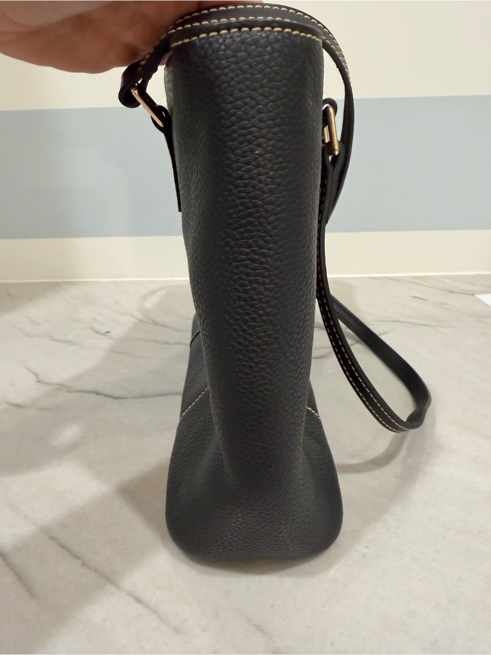 Dooney & Bourke Black Pebbled Leather Lexington Shopper Tote Red Interior - Picture 10 of 13